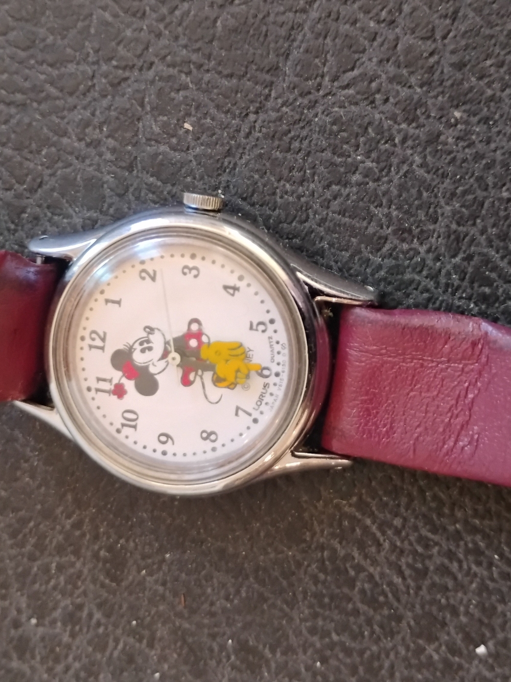 Minnie Mouse Analog Wristwatch with Burgundy Strap